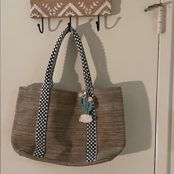 New Woven Tote with Cactus Charm. - Picture 7 of 14